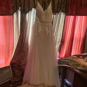 NWT Avery Austin Wedding Dress size 4